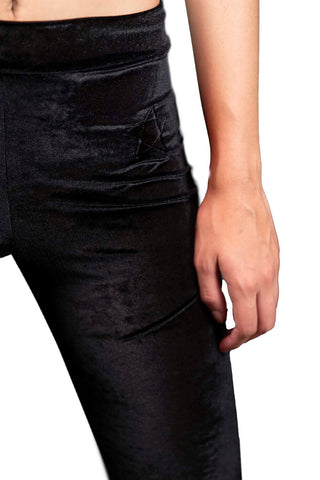 Hera Conjunto en Terciopelo negro